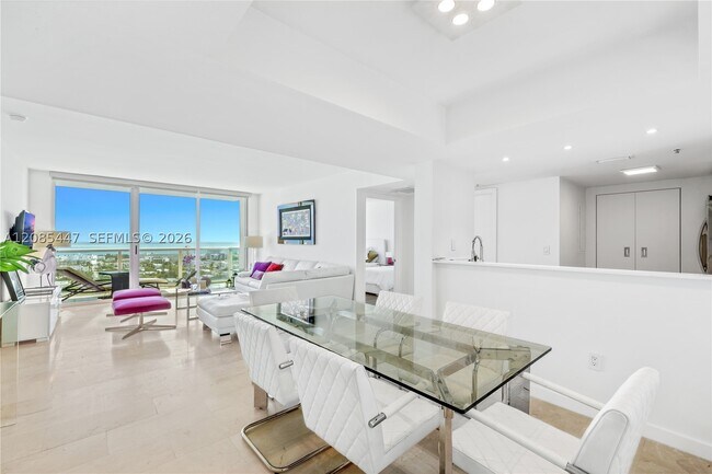 Foto del edificio - 650 West Dr