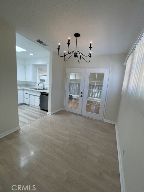 Foto del edificio - 14261 Cedarwood St