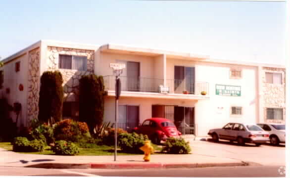 Foto del edificio - 4485 Kansas St