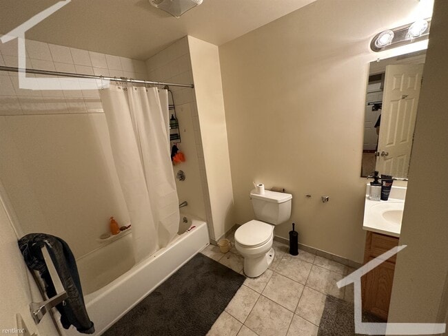 Foto del edificio - 5 br, 2.5 bath House - 34 Raymond St # 34A 1