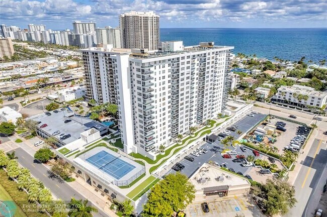 Building Photo - 3015 N Ocean Blvd