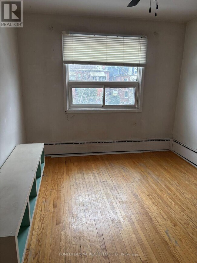 Building Photo - 85 Keele St