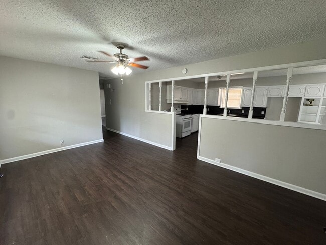 Foto del edificio - Updated 3 Bedroom home in Central Park