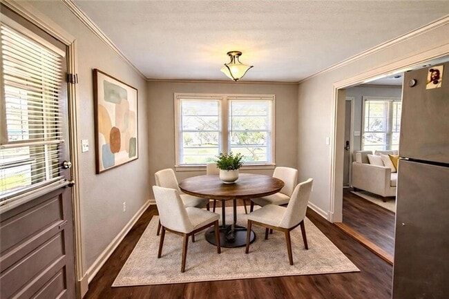 Building Photo - 628 Radiance Ave