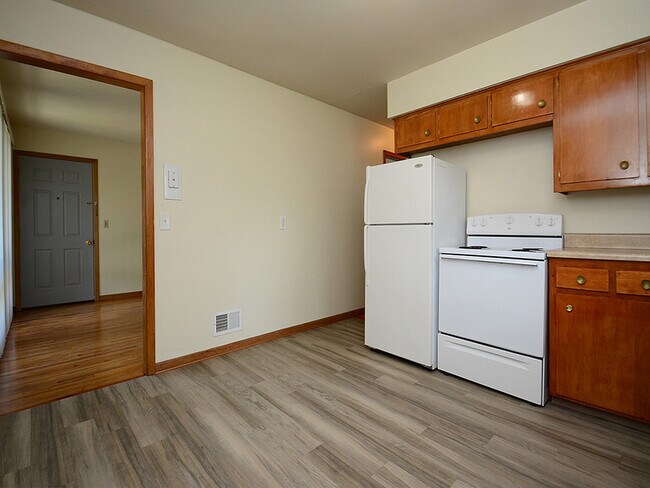 Building Photo - 3605 S 82nd St