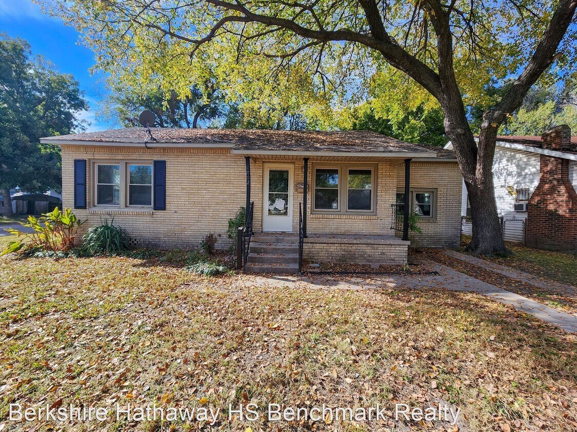 1002 N Overland Ct, Shawnee, OK 74801 House Rental in Shawnee, OK