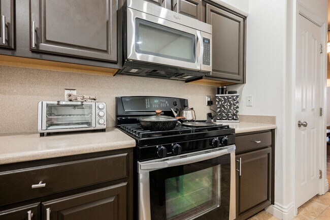 Foto del edificio - Beautiful 3 Bedroom Home In the Southwest