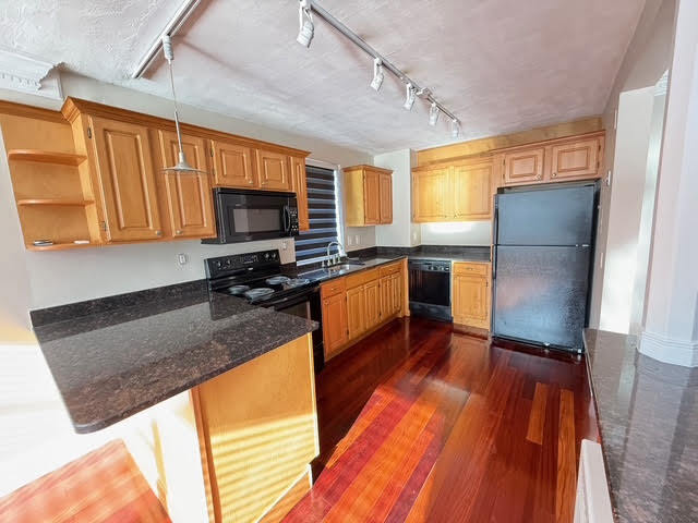 Foto del edificio - 2 Hammond Pond Pkwy