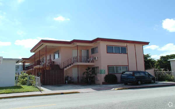 Building Photo - 618 85th St