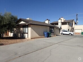 Building Photo - 936 W Atkins Ave
