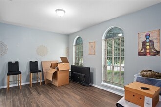 Building Photo - 504 Lakota Ln