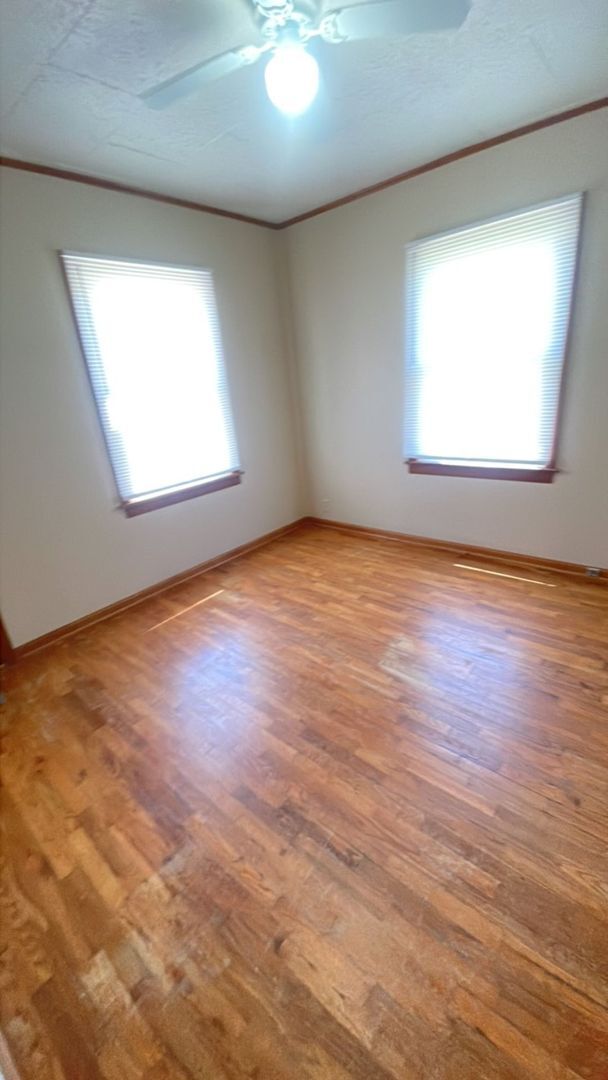 Foto del edificio - 211 N Maple St