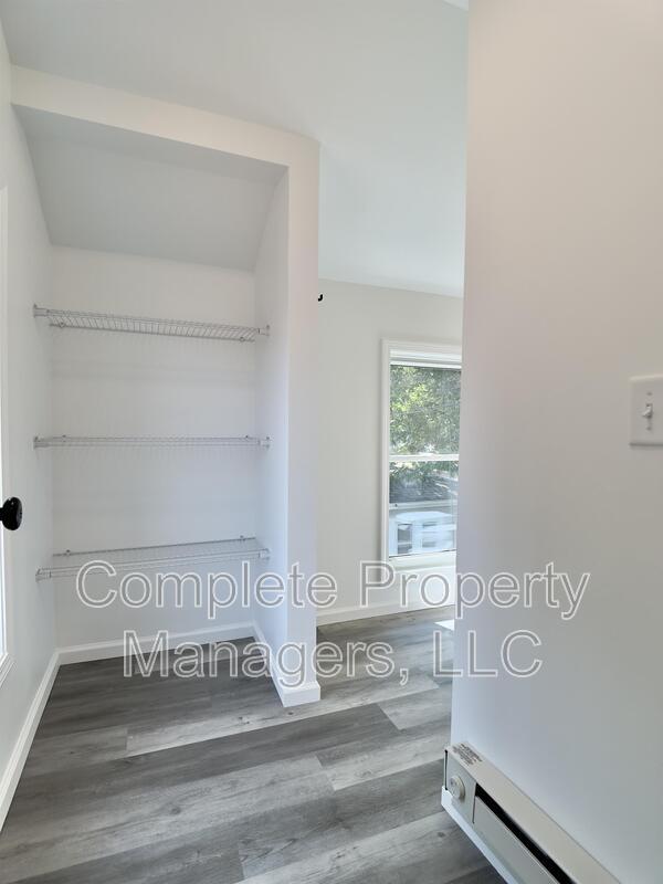 Foto del edificio - 247 E Fremont St