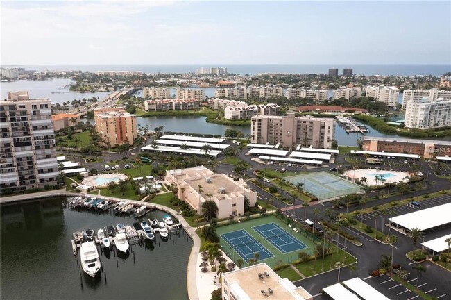 Building Photo - 7405 Bay Island Dr S