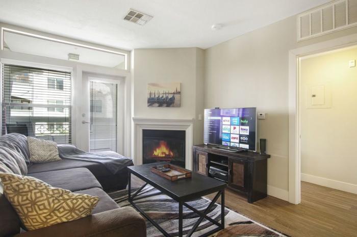 Primary Photo - 1 bedroom in Los Angeles CA 91203