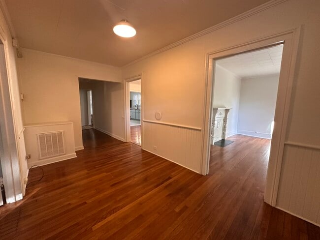 Building Photo - 805 N Buchanan Blvd