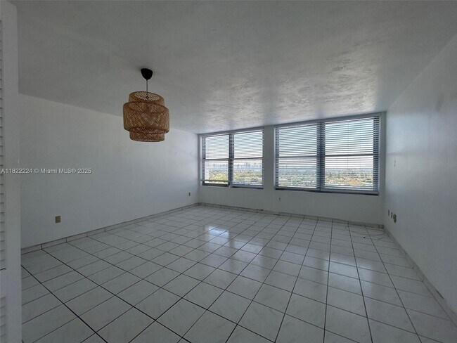 Foto del edificio - 2899 Collins Ave