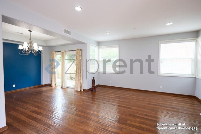 Foto del edificio - 8703 Belmont St
