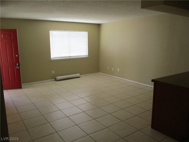 Foto del edificio - 2213 N Jones Blvd