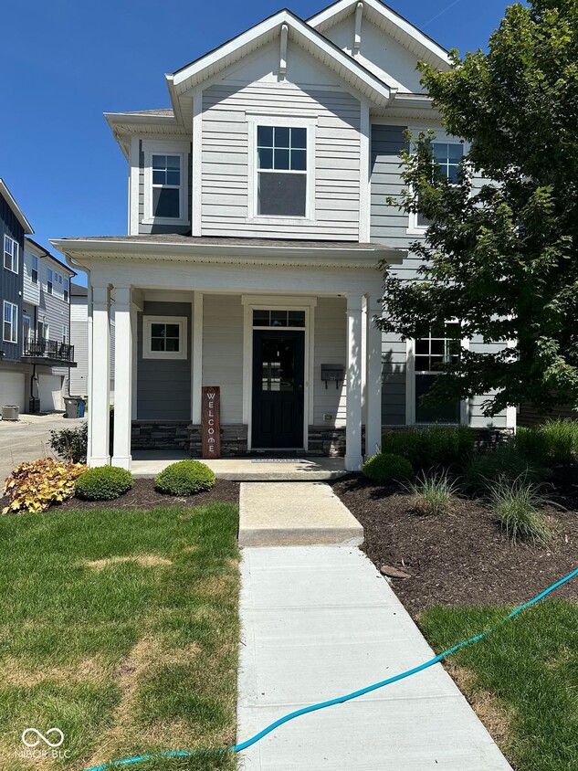 Foto principal - 213 Steeples Blvd