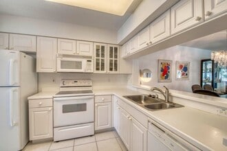 Building Photo - 12547 Imperial Isle Dr