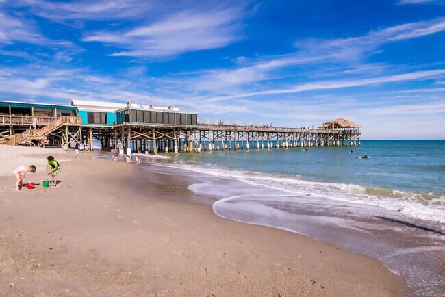 Foto del edificio - 141 California Ave