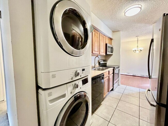 Foto del edificio - 3305 S Monaco St Pkwy