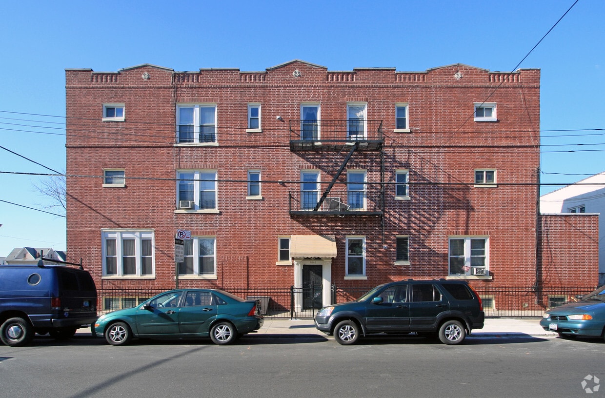 1646 Benson Ave, Brooklyn, NY 11214 1646 Benson Ave Brooklyn, NY
