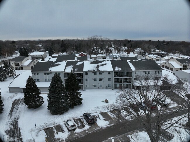 Exterior 3D - Round Lake Estates