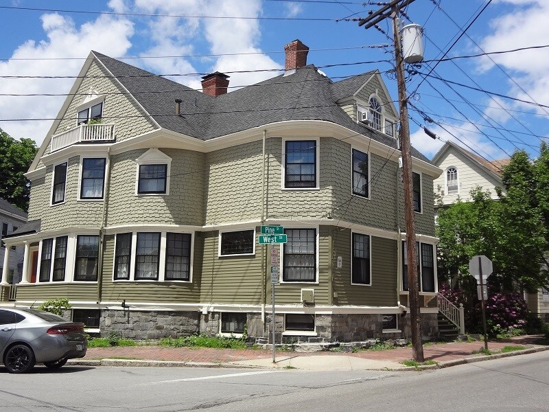 Primary Photo - 65 Pine St