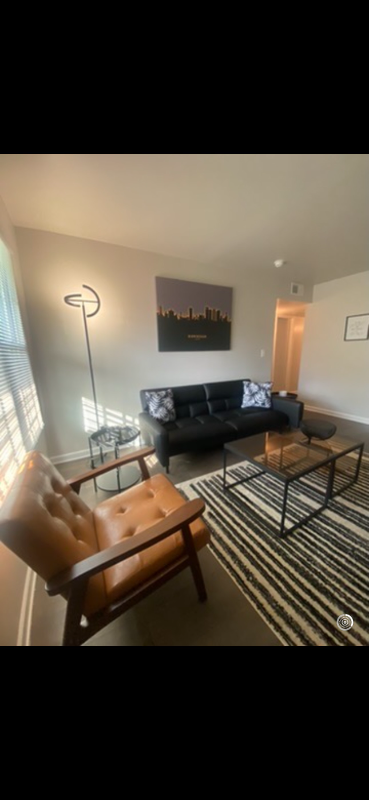 Foto principal - 1021 McMillon Ave