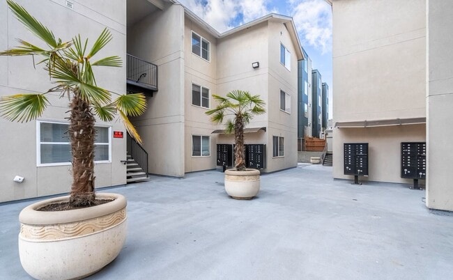 Foto del interior - Husky Court Apartments