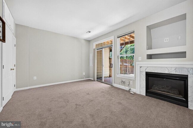 Foto del edificio - 967 Herons Run Ln