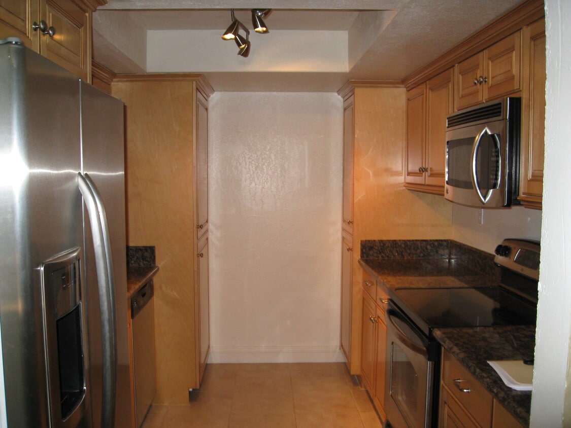 3825 E Camelback Rd Unit 264, Phoenix, AZ 85018 Condo for Rent in