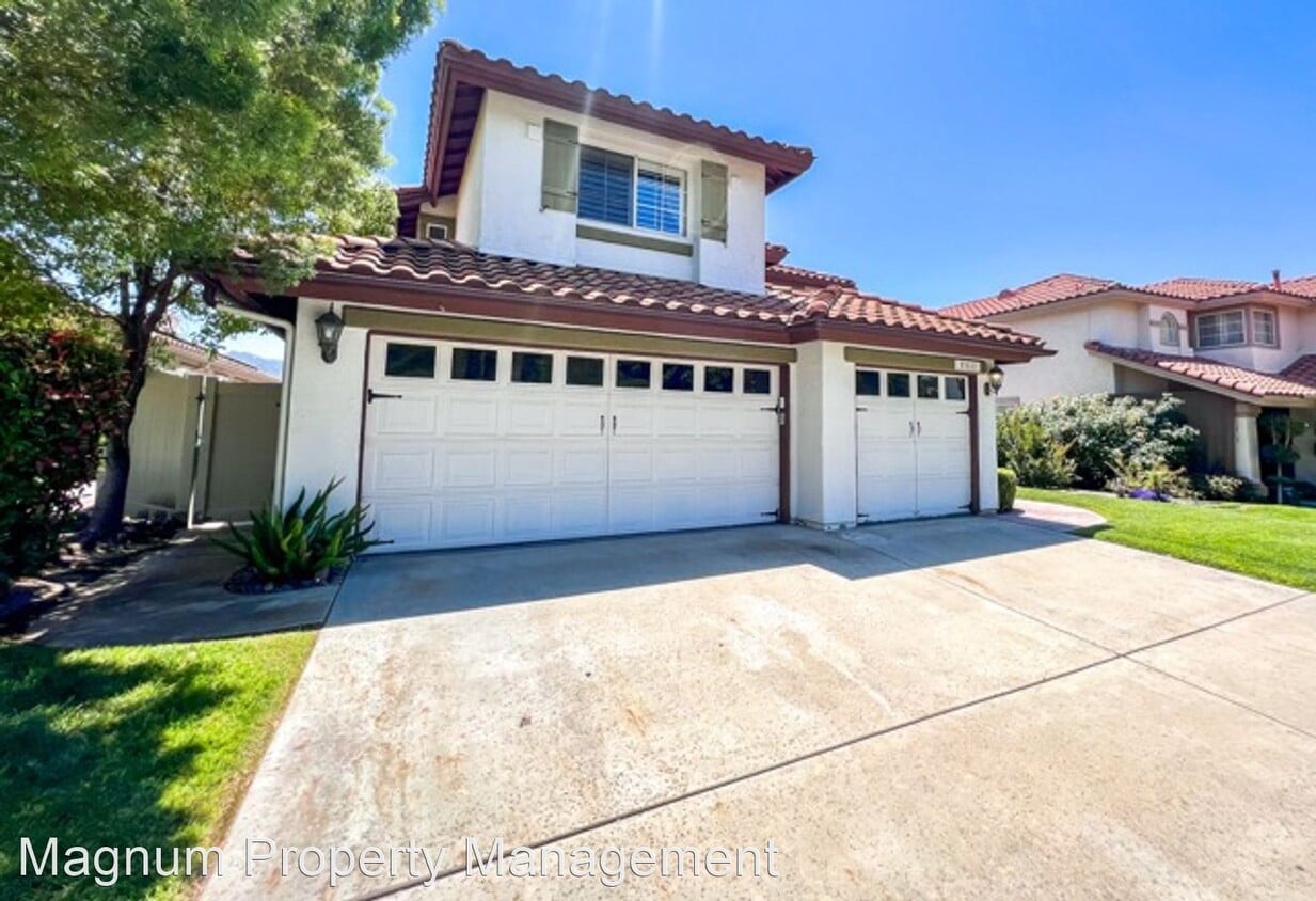 Foto principal - 4 br, 2.5 bath House - 45611 Caminito Olite