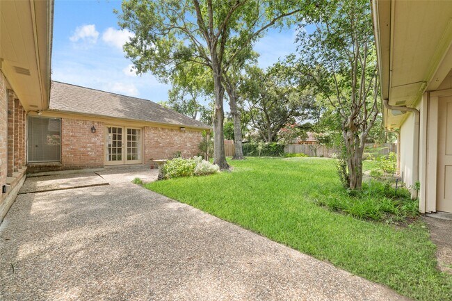 Foto del edificio - 11838 Riverview Dr
