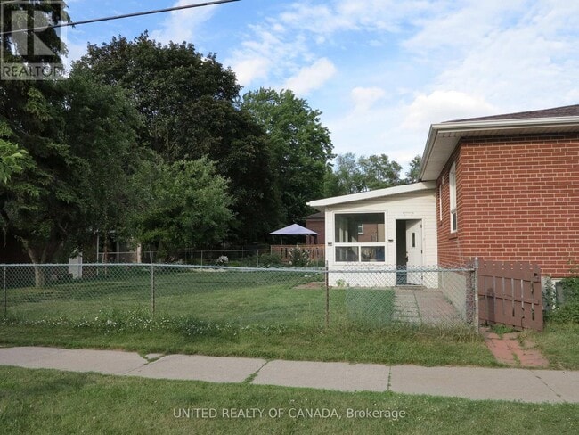 Building Photo - 456 Drewry Ave