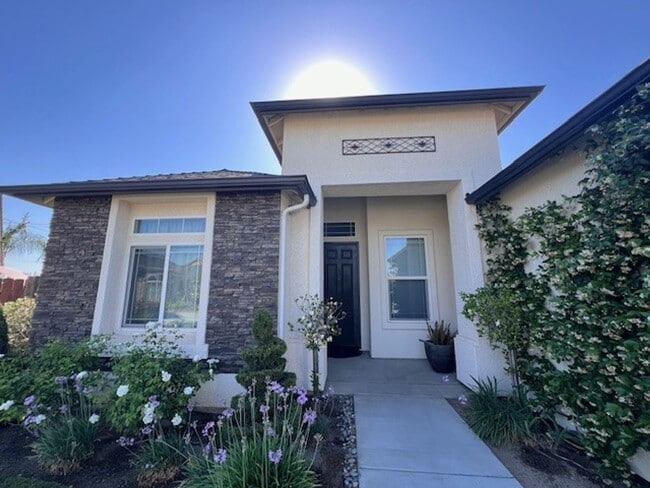 Building Photo - Available Now!