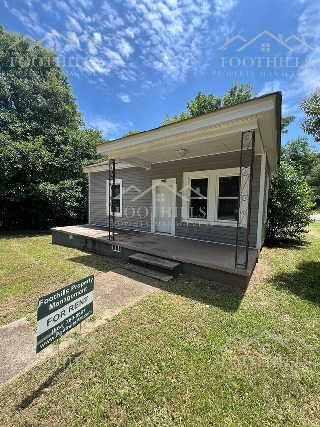 Foto del edificio - Spacious 3 Bedroom Home Near Anderson Univ...
