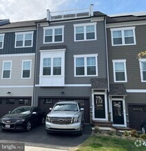Building Photo - 1800 Cherry Birch St