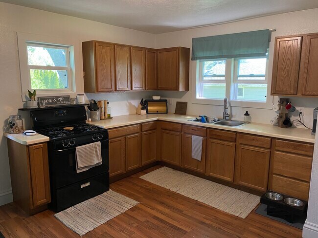 Cocina + Comedor - 410 Dakota St