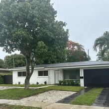 Building Photo - 950 E Dayton Cir