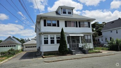Building Photo - 13 Beacon St