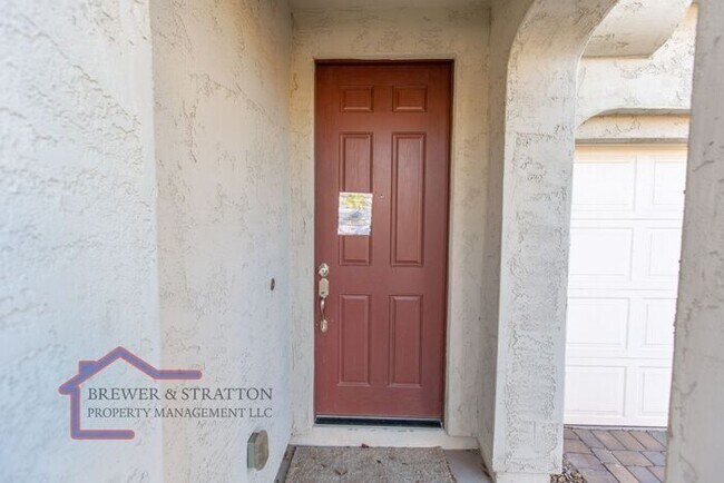 Building Photo - 2963 E Shannon St - 5 BR, 3 BA - Ray/Higley