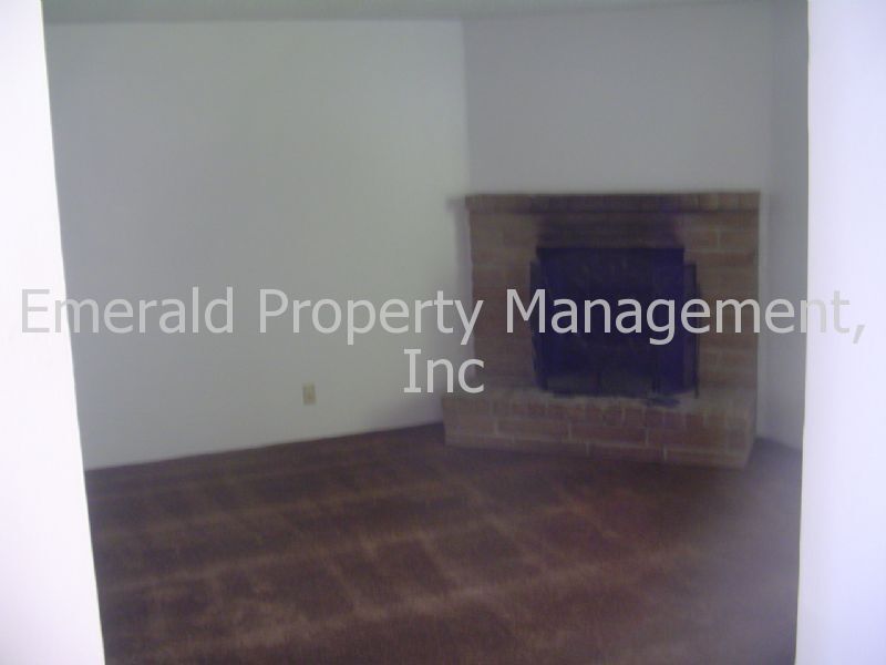 Foto del edificio - Southeast Springfield 2 bedroom duplex