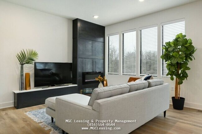 Foto del edificio - Ayden Place townhomes: Move in by April 1 and receive $750 off your first month’s rent with a 15-...