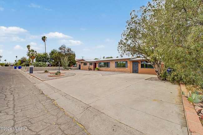 Foto del edificio - 5120 E Alberta Dr