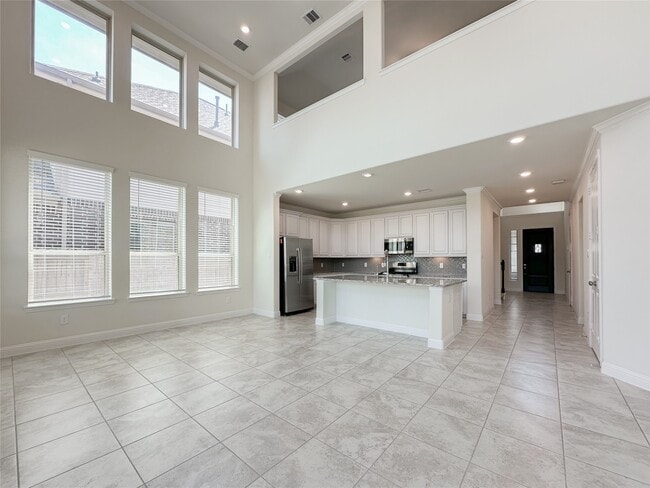 Building Photo - 6710 Gallinas Wy