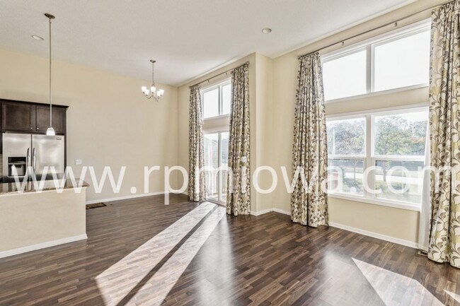 Building Photo - END UNIT! 3 Bedroom Townhome in Waukee School District!