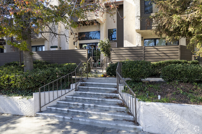 10001-10061 Topanga - Topanga Townhomes